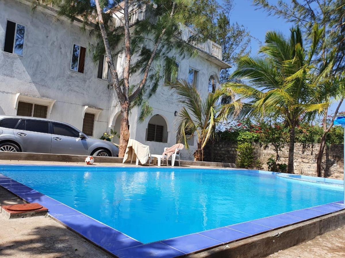 Nyumba Tulivu Apartment Ватаму Екстериор снимка